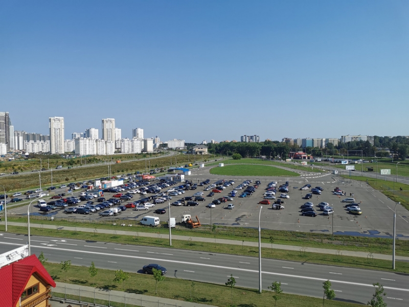Жив, курилка? Репортаж с авторынка в Ждановичах