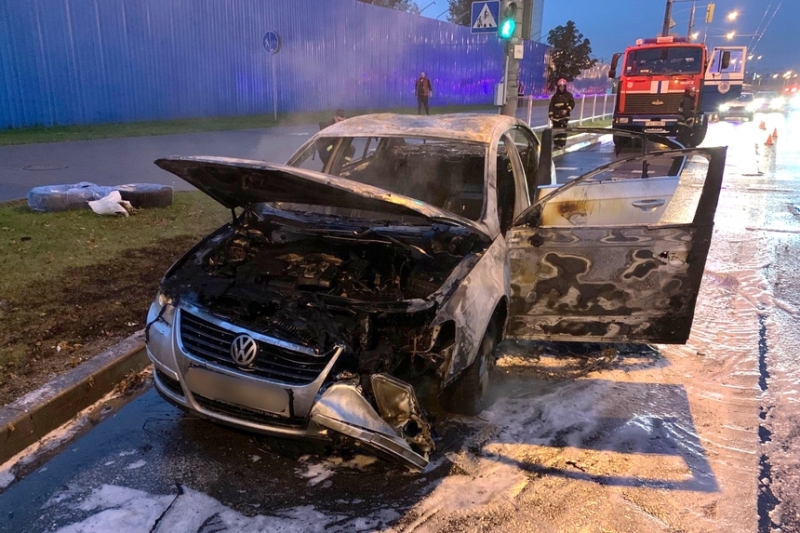 Спасатели ликвидировали возгорание Volkswagen Passat в Минске