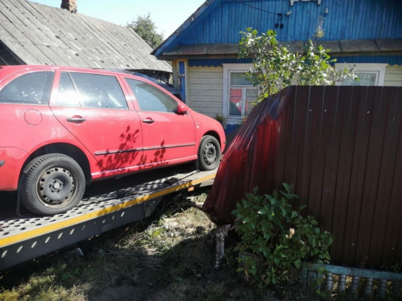 Под Молодечно в ДТП повреждены три автомобиля одного владельца