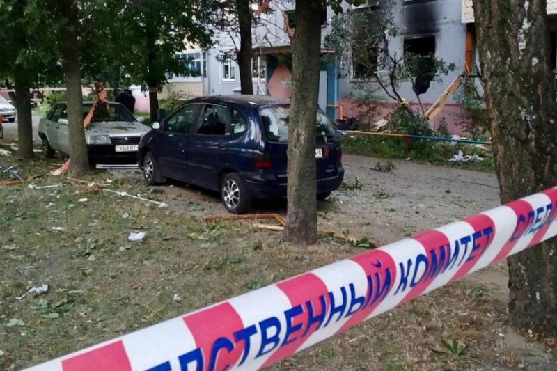 Взрыв газа в Бобруйске: повреждено не менее четырех автомобилей