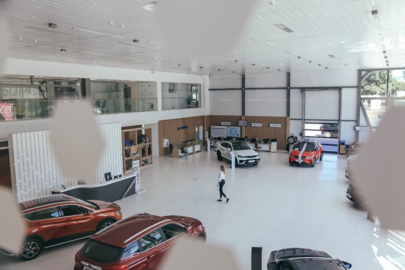 Почему за Geely выстраивается очередь? Интервью с директором "Лакшери Моторс Плюс"