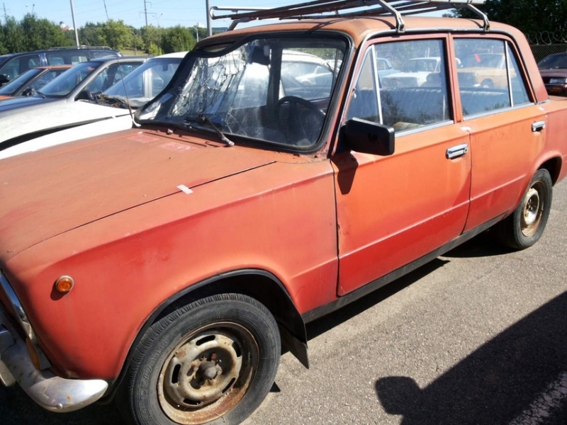 В Минске начали перерабатывать автохлам - первые 10 бесхозных машин отправились в Гатово