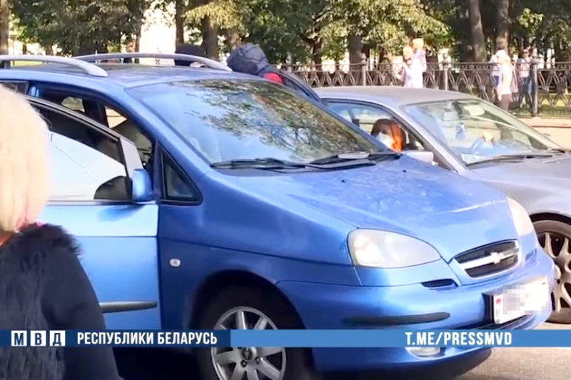 Нарочно заблокировавший движение транспорта в Минске водитель оказался еще и пьяным?