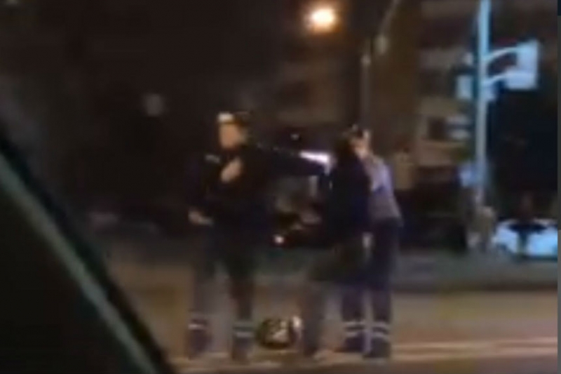 Видео: жесткое избиение мотоциклистов в Минске инспекторами ГАИ