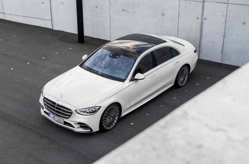 Новое поколение Mercedes S-класса целиком рассекречено