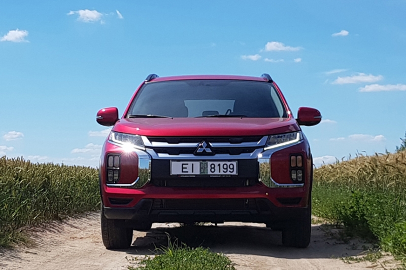 Японский, откуда не взгляни. Изучаем новый кроссовер Mitsubishi глазами потенциального покупателя