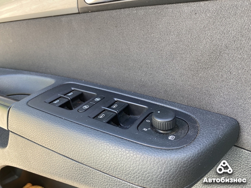 Народным стать не успел. Чем хорош Volkswagen Sharan второго поколения?