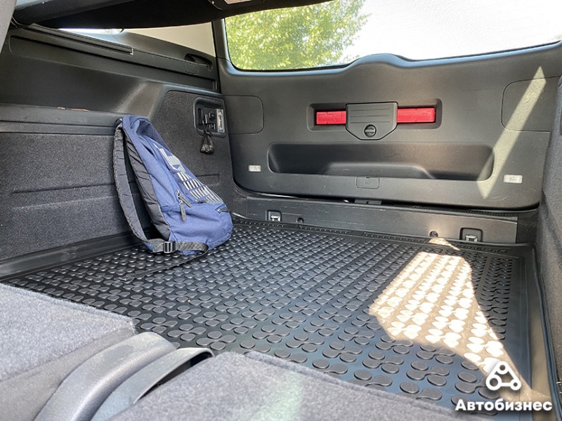 Народным стать не успел. Чем хорош Volkswagen Sharan второго поколения?