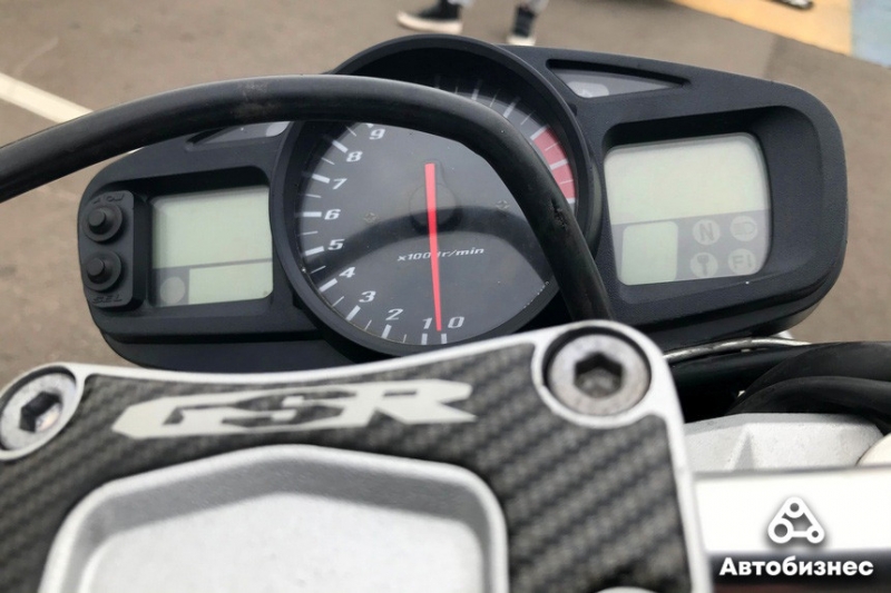 "Брат называет мой мотоцикл "быстрым велосипедом". Отзыв владельца Suzuki GSR600