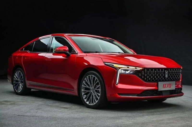 Китайская FAW представила эффектный седан Besturn B70 третьего поколения