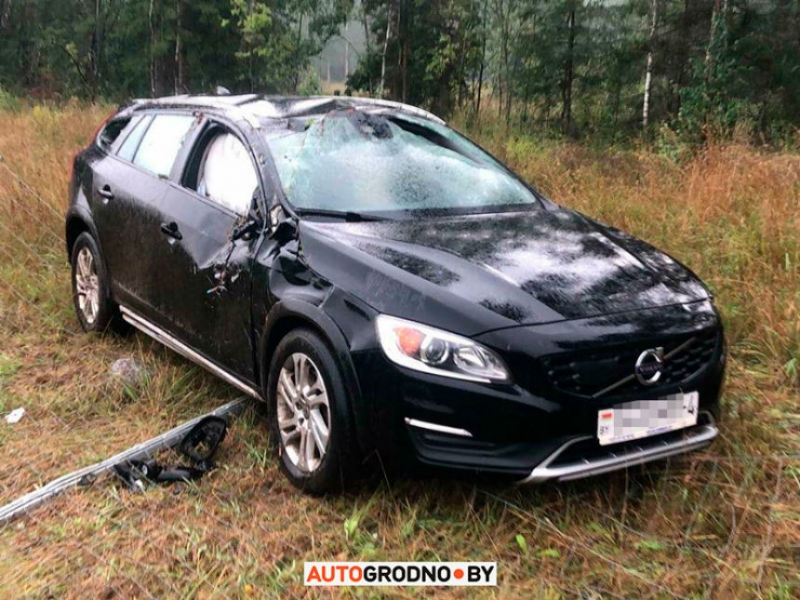 Вот что случилось с Volvo V60 после переворота на 120 км/ч на трассе М6