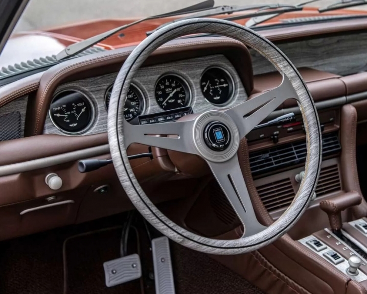 Посмотрите, какой рестомод BMW 3.0 CS заказал для себя Роберт Дауни-младший