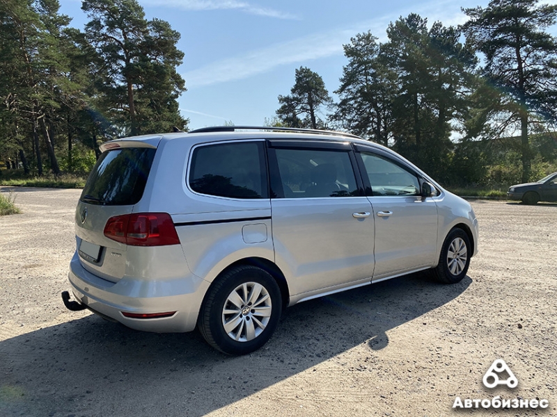 Народным стать не успел. Чем хорош Volkswagen Sharan второго поколения?