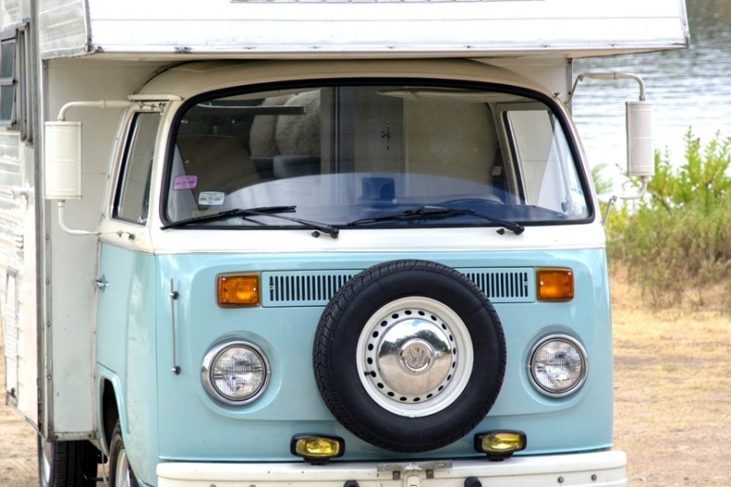 Редчайший кемпер на базе Volkswagen T2 был выставлен на продажу
