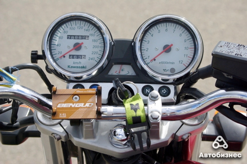 Какие плюсы и минусы есть у Kawasaki ZR-7 2001 года выпуска?