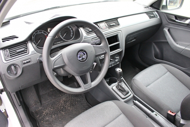 Машины из России возвращаются? Площадка по продаже дилерской "бэушки" занялась российскими авто