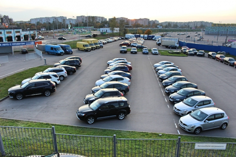 Машины из России возвращаются? Площадка по продаже дилерской "бэушки" занялась российскими авто