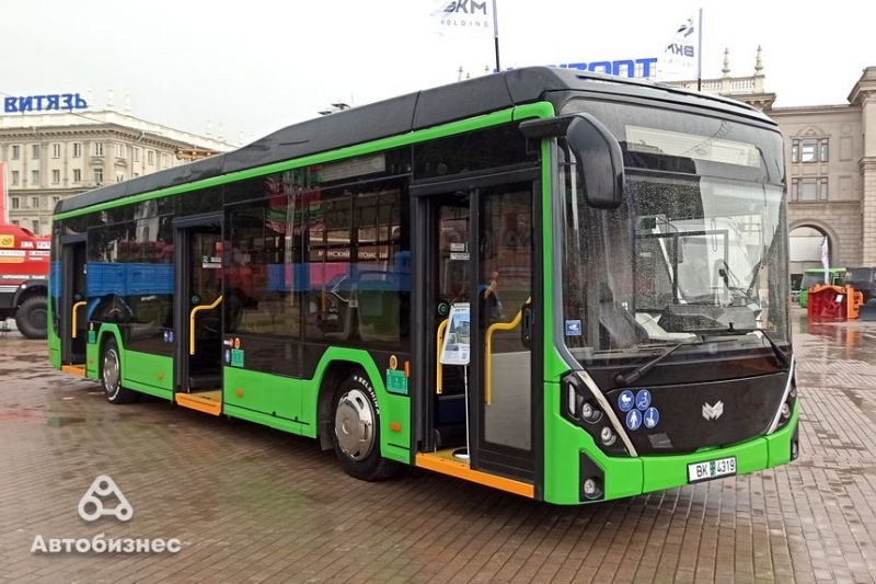 Новый электробус "Белкоммунмаш", "шоустоппер" от МТЗ и хэтчбек Geely. В Минске проходит выставка "Судьба гигантов"
