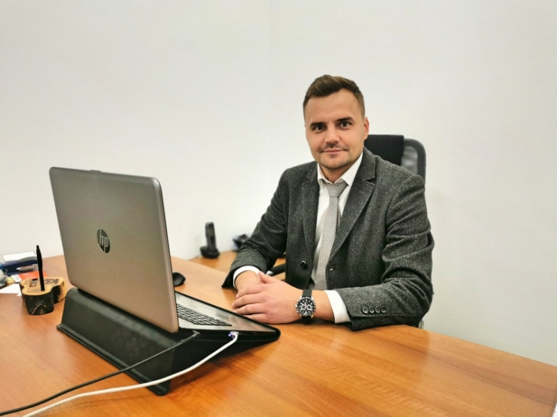 Машины из России возвращаются? Площадка по продаже дилерской "бэушки" занялась российскими авто