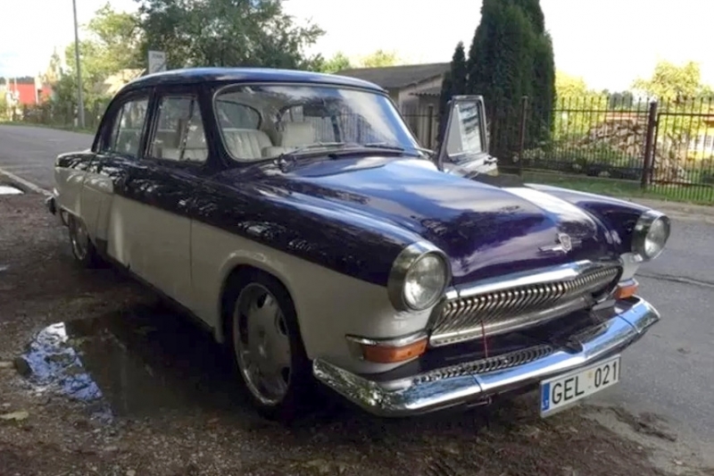 В Литве "Волгу" ГАЗ-21 скрестили с Mercedes-Benz W123