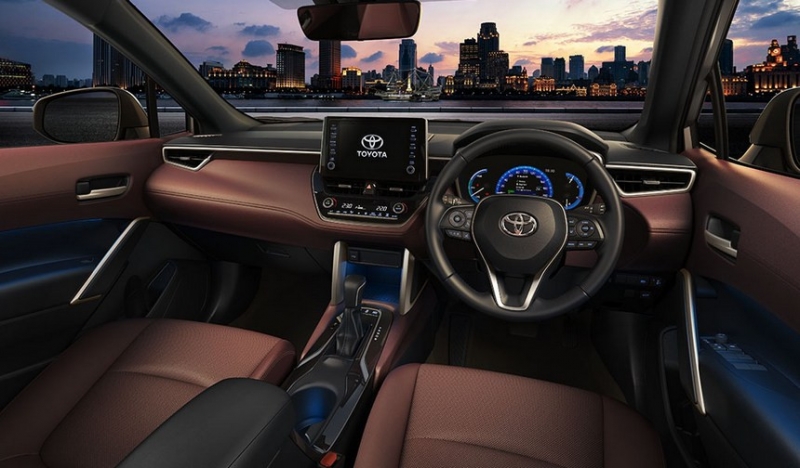 Toyota представила новый кроссовер на базе Corolla