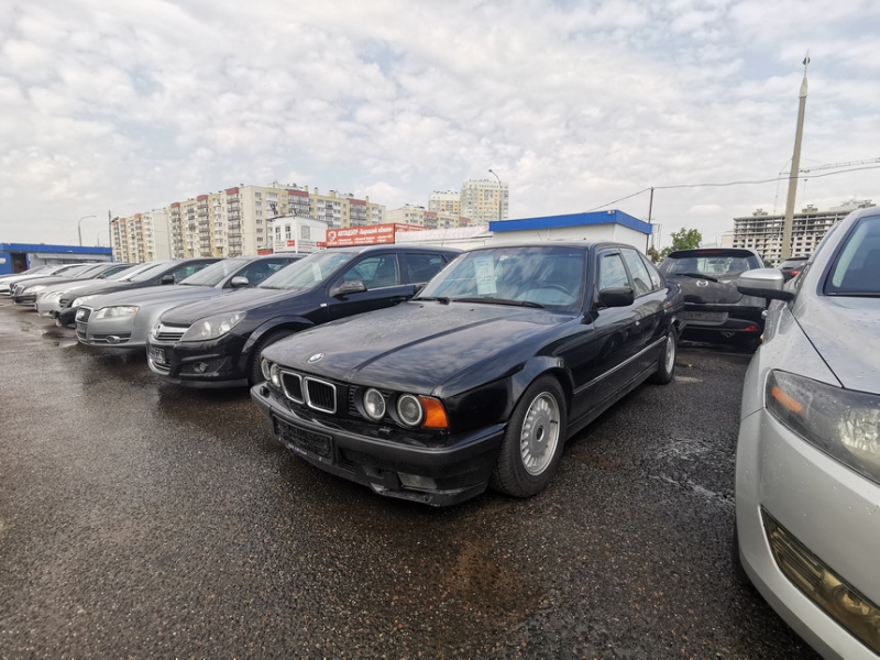 Жив, курилка? Репортаж с авторынка в Ждановичах