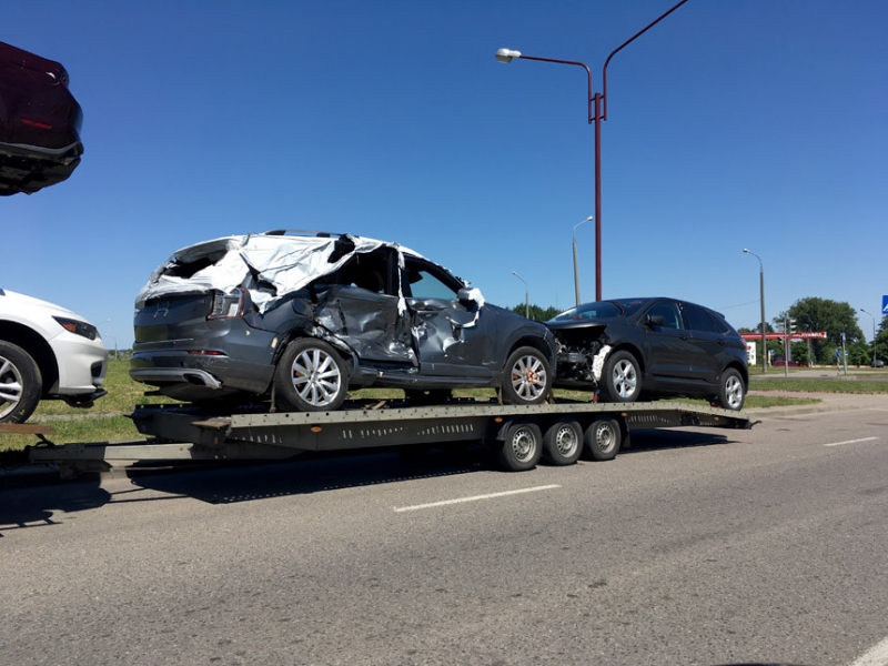 "До ДТП была в отличном состоянии". Что предлагает рынок аварийных автомобилей