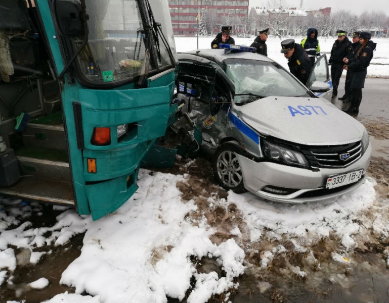 "Убитый" в ДТП милицейский Geely продается за 6250 долларов