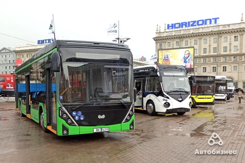 Новый электробус "Белкоммунмаш", "шоустоппер" от МТЗ и хэтчбек Geely. В Минске проходит выставка "Судьба гигантов"