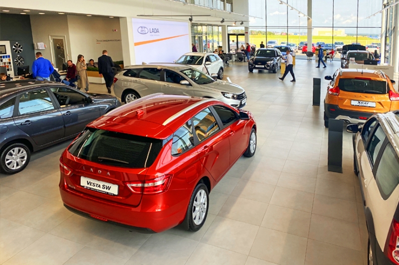 Старые цены, зимняя резина в подарок и еще 4 повода посетить автоцентр LADA на Дзержинского в октябре