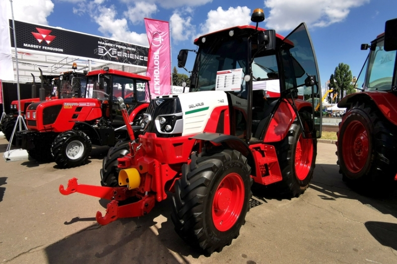 Трактор BELARUS-742.7 стал сенсацией выставки "Агро-2020" в Киеве