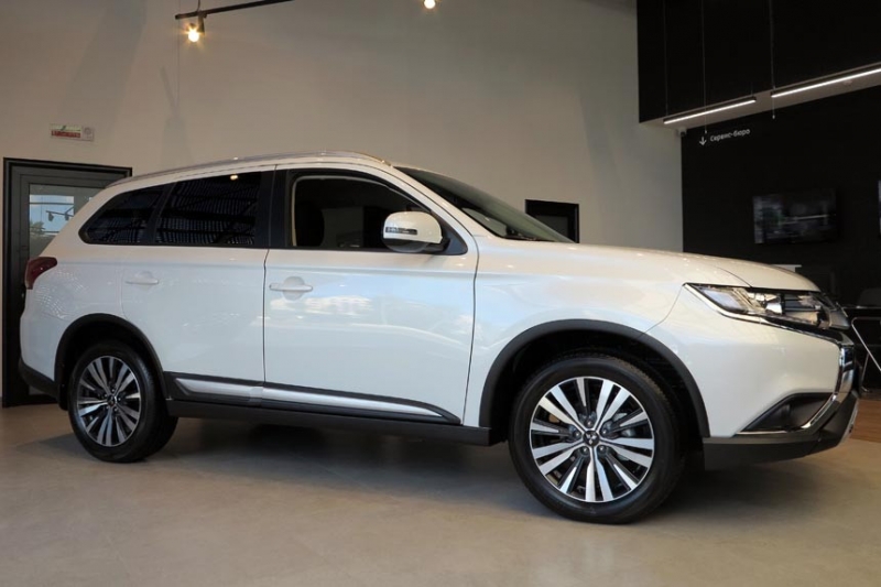 Возможность сэкономить 10 000 рублей при покупке кроссовера с автоматической трансмиссией представляется крайне редко