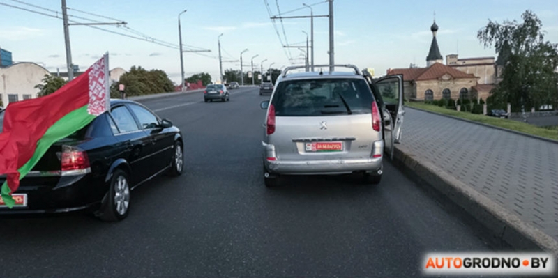 Автомобиль из колонны со скрытыми номерами попал в ДТП в Гродно