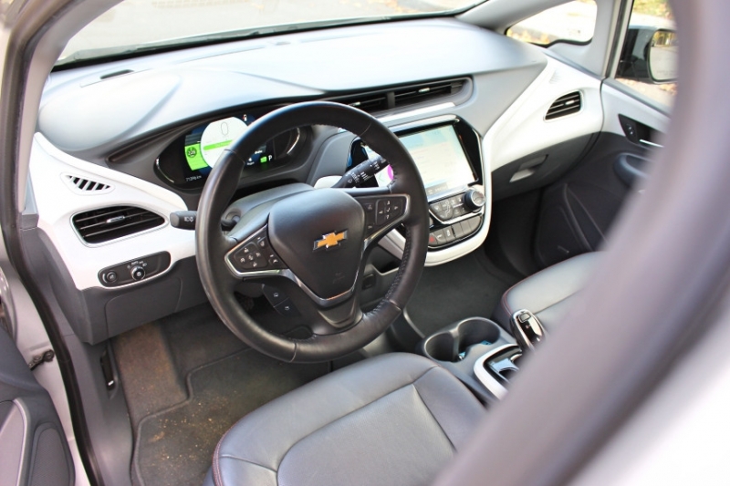 С запасом хода как у Tesla, но дешевле. Тест-драйв Chevrolet Bolt