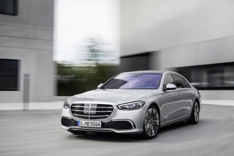 Новое поколение Mercedes S-класса целиком рассекречено