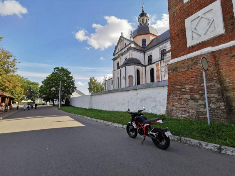 На матацыклах – па краіне. Ад Нясвіжскага замка да сядзібы ў Грушаўцы