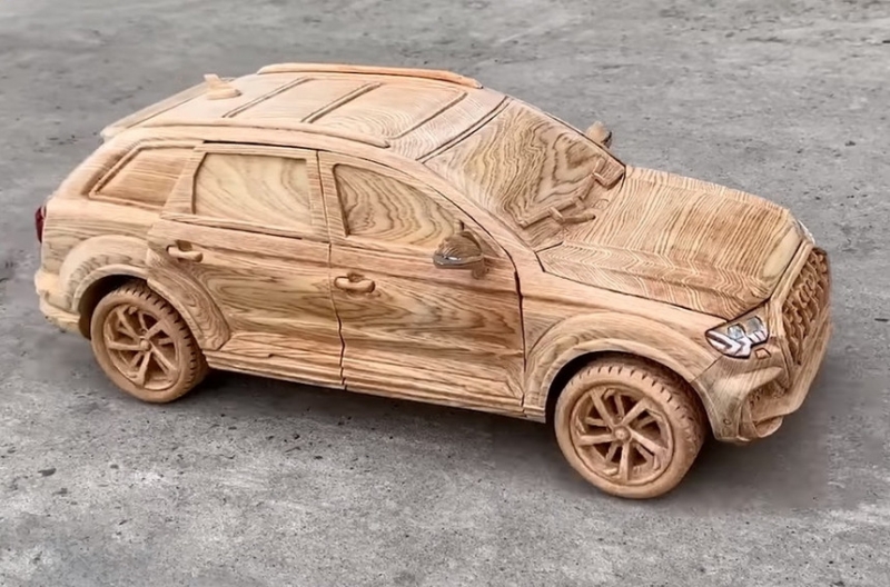 Удивительно точную копию Audi Q7 сделали из дерева по фотографиям из Интернета
