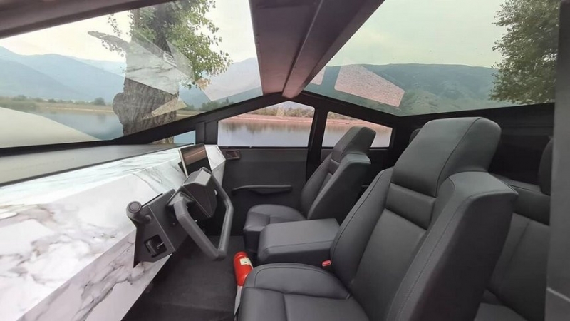 Фотофакт. Как выглядит реплика Tesla Cybertruck, построенная боснийскими энтузиастами