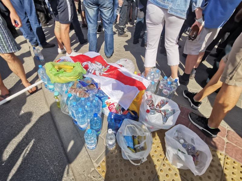 "Хотим показать позицию, а не остановить завод". Что происходит на белорусских предприятиях в понедельник?