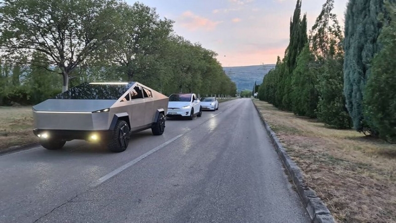 Фотофакт. Как выглядит реплика Tesla Cybertruck, построенная боснийскими энтузиастами