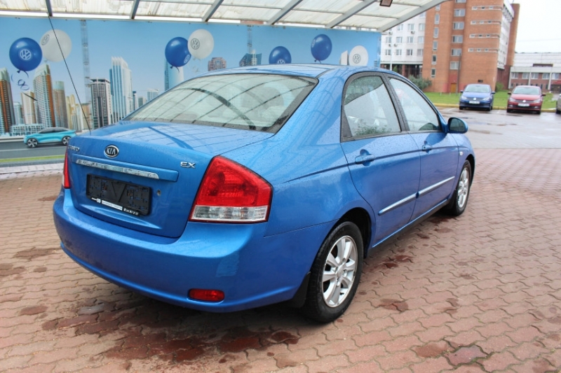 Топ-7 "живых" и интересных авто по "низу" рынка на площадке дилерской "бэушки"