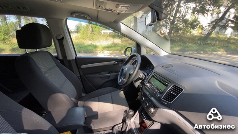 Народным стать не успел. Чем хорош Volkswagen Sharan второго поколения?