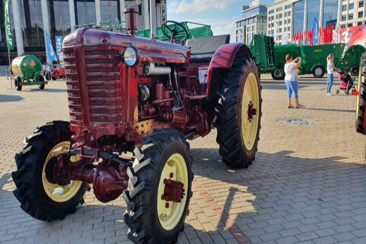 В центр Минска приехали гигантские машины. Посмотрели, как они выглядят