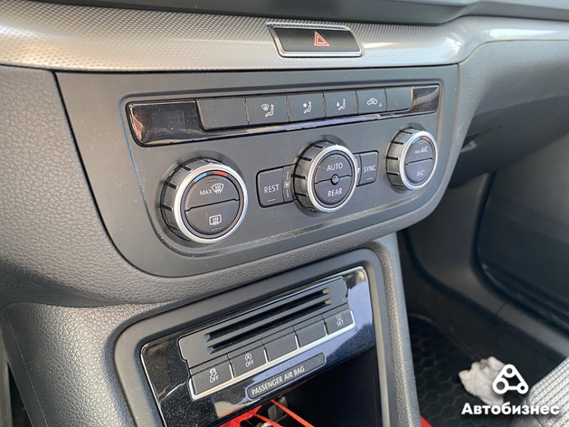 Народным стать не успел. Чем хорош Volkswagen Sharan второго поколения?