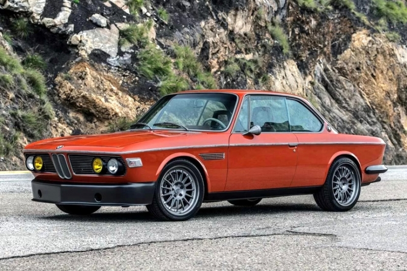Посмотрите, какой рестомод BMW 3.0 CS заказал для себя Роберт Дауни-младший