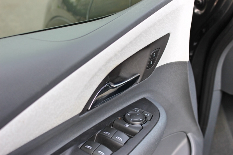 С запасом хода как у Tesla, но дешевле. Тест-драйв Chevrolet Bolt