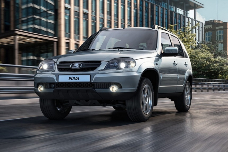 Внедорожник Niva снова стал Lada: АвтоВАЗ провел ребрендинг модели