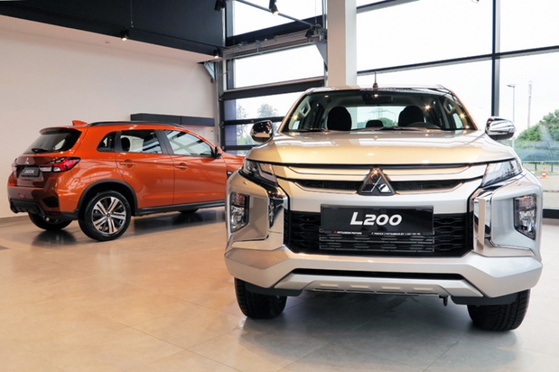 Японский, откуда не взгляни. Изучаем новый кроссовер Mitsubishi глазами потенциального покупателя