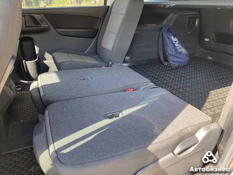 Народным стать не успел. Чем хорош Volkswagen Sharan второго поколения?