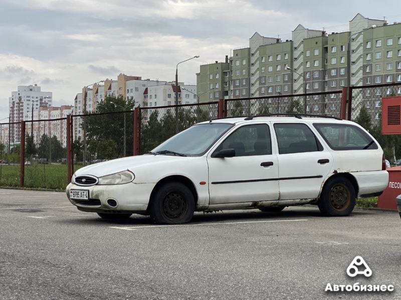 ​Даже на платных стоянках! Как брошенные автомобили побеждают закон